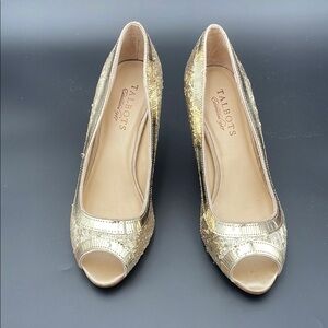 Talbots Gold Shimmery Peep Toe Heels 2 1/2” heels